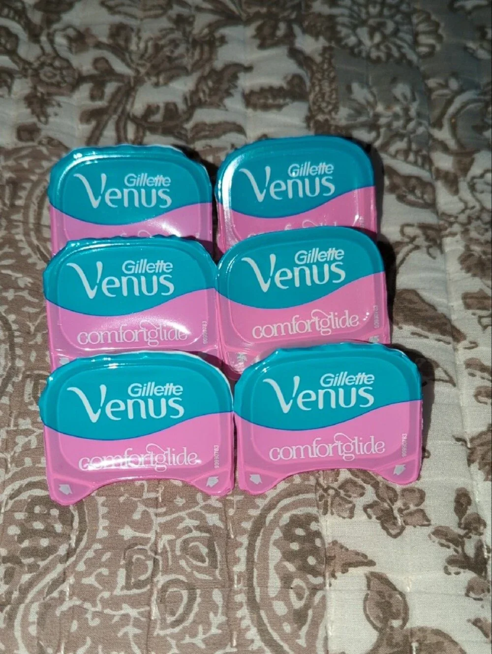 Venus ComfortGlide Razor Cartridge Refills - Pink/Teal